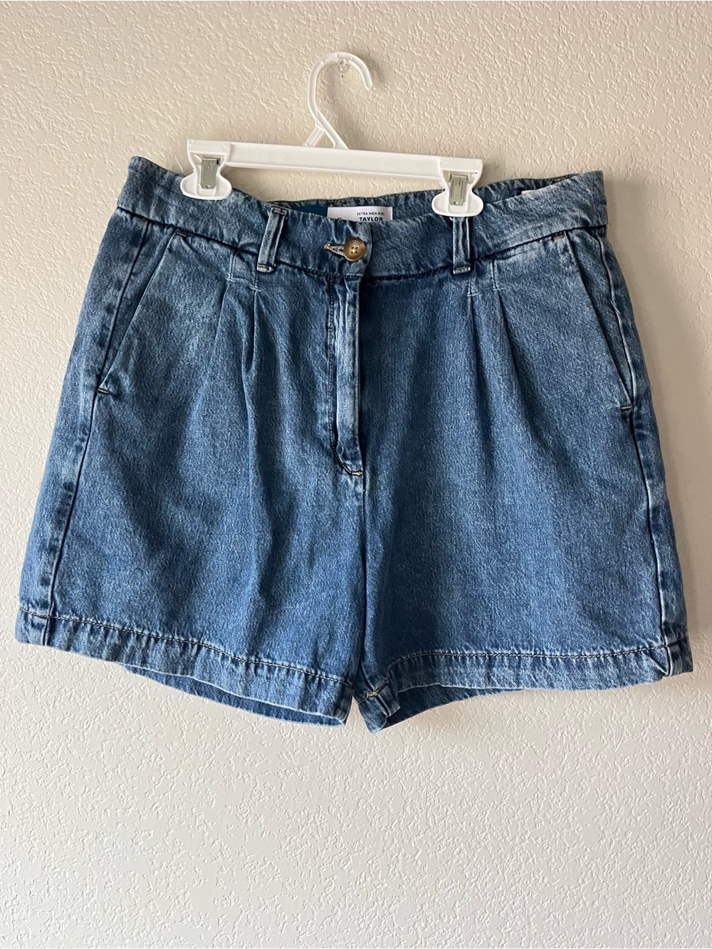 Vintage Retro Pleated Style Taylor High Rise Adjustable Waist Blue Denim Shorts